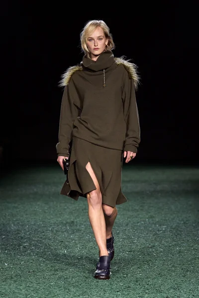 Look 13